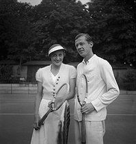 Roger-Viollet | 645385 | Colette Rosambert and Christian Boussus, French tennis players. Paris, Roland-Garros stadium. June 1934. | © Boris Lipnitzki / Roger-Viollet