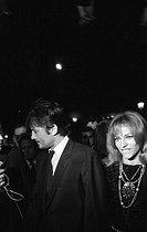 Roger-Viollet | 648036 | Alain Delon (born in 1935) and his wife Nathalie Delon (1941-2021), French actors, 1967. | © Noa / Roger-Viollet