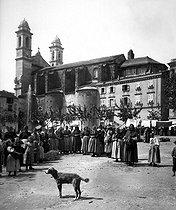 Roger-Viollet | 656650 | Bastia (Corsica). The church and the market place. | © Léon & Lévy / Roger-Viollet