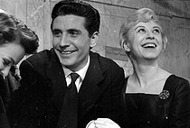 Roger-Viollet | 659419 | Gilbert Bécaud (1927-2001), French singer-songwriter, and Giulietta Masina (1921-1994), Italian actress. Paris, 1956. | © Roger-Viollet / Roger-Viollet