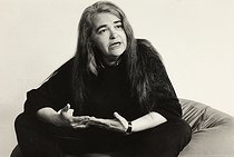 Roger-Viollet | 695341 | Kate Millett (born in 1934), American feminist writer, at the Simone de Beauvoir audiovisual centre, after the funeral of Simone de Beauvoir (1908-1986), French woman of letters. Paris, on April 19, 1986. | © Catherine Deudon / Roger-Viollet
