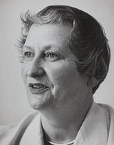 Roger-Viollet | 701911 | Marie-Thérèse Eyquem (1913-1978), French socialist, president of the women's democratic movement. 1969. Photograph by Janine Niepce (1921-2007). | © Janine Niepce / Roger-Viollet