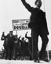 Roger-Viollet | 763420 | Popular Front. Celebration at the Buffalo Stadium. Montrouge (France), June 14, 1936. | © Collection Roger-Viollet / Roger-Viollet