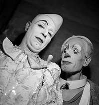 Roger-Viollet | 798947 | Circus : clowns. France, circa 1935. | © Gaston Paris / Roger-Viollet