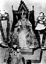 Roger-Viollet | 801622 | Coronation of Elizabeth II of England at the Westminster abbey. London (England), on June 2nd, 1953. | © Roger-Viollet / Roger-Viollet