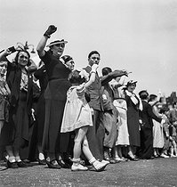 Roger-Viollet | 819351 | Popular Front. Bastille Day parade in Paris, on July 14, 1936. | © Gaston Paris / Roger-Viollet