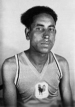 Roger-Viollet | 834979 | Ahmed Boughera El Ouafi, French athlete of Algerian origin, winner of the marathon of the Olympic games of Amsterdam (1928). | © Roger-Viollet / Roger-Viollet