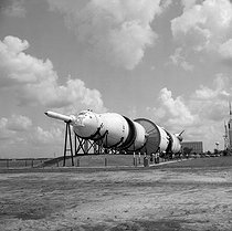 Roger-Viollet | 841520 |  Saturn V  rocket. Space Center Houston (Texas). | © Roger-Viollet / Roger-Viollet