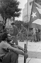 Roger-Viollet | 843375 | First demonstration supporting the Revolution, in front of the former presidential palace. Havana (Cuba), 1959-1960. | © Gilberto Ante / Roger-Viollet