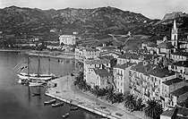 Roger-Viollet | 864992 | Calvi (Corsica). Quays. | © CAP / Roger-Viollet
