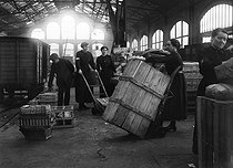 Roger-Viollet | 866932 | War - Women working as railroad employees | © Maurice-Louis Branger / Roger-Viollet