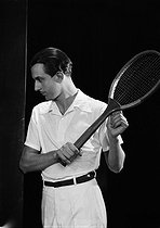 Roger-Viollet | 924812 | Short-sleeved shirt Neyret. France, 1925-1927. | © Boris Lipnitzki / Roger-Viollet
