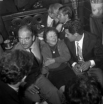 Roger-Viollet | 937052 | Eddie Barclay, Edith Piaf and Gilbert Bécaud, at the Club Saint-Hilaire. Paris, 1963. | © Roger-Viollet / Roger-Viollet