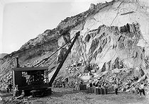 Roger-Viollet | 955824 | Quarry of blue granit on the road to the Sanguinaires. Ajaccio surroundings (Corsica), 1911. | © Jacques Boyer / Roger-Viollet
