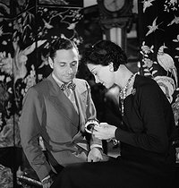 Roger-Viollet | 956094 | Coco Chanel (1883-1971), French fashion designer and Fulco di Verdura (1899-1978), Italian jeweller, at Coco Chanel's studio, rue Cambon. Paris, 1937. | © Boris Lipnitzki / Roger-Viollet