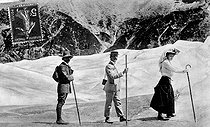 Roger-Viollet | 965325 | Postcard representing the crossing of the glacier in Chamonix (France), 1900. | © Roger-Viollet / Roger-Viollet