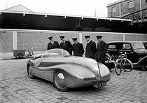 Roger-Viollet | 984880 | Electric car by Paul Arzens (1903-1990). 1940-41. | © LAPI / Roger-Viollet