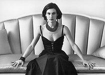Roger-Viollet | 1067708 | Paloma Picasso (born in 1949), Franco-Spanish fashion designer, on February 23, 1977. | © Jean-Régis Roustan / Roger-Viollet