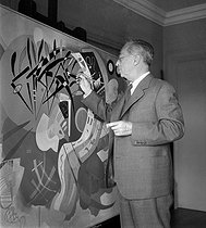 Roger-Viollet | 1114388 | Wassily Kandinsky (1866-1944), Russian-born French painter. Paris, December 1936. | © Boris Lipnitzki / Roger-Viollet
