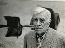 Roger-Viollet | 1252845 | Georges Braque (1882-1963), peintre français. | © Jack Nisberg / Roger-Viollet