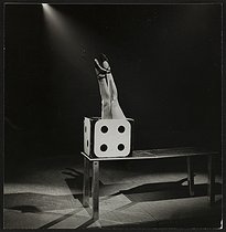 Roger-Viollet | 1372497 | Circus artists. Miss Dora (Mrs Contal). Contortionist. France, circa 1940. | © Gaston Paris / Roger-Viollet