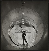 Roger-Viollet | 1372560 | The Chalais-Meudon aerodynamic wind tunnel, built from 1932 to 1934 by the engineer Lepresle. Meudon (Hauts-de-Seine), 1936. | © Gaston Paris / Roger-Viollet