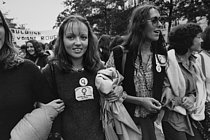 Roger-Viollet | 1383392 | March for the right to abortion and the consolidation of the Veil law. A group of high school girls demonstrating. Paris (France), October 6, 1979. Photograph by Catherine Deudon. | © Catherine Deudon / Roger-Viollet