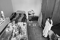 Roger-Viollet | 1410875 | Grande exclusion: Les hôtels sociaux. La chambre numéro huit de l'hôtel   Bon Séjour.  Paris, 2019. Photographie de Jean-Louis Courtinat. | © Jean-Louis Courtinat / Roger-Viollet